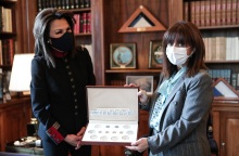 Η ΠτΔ, Κατερίνα Σακελλαροπούλου, με την Γιάννα Αγγελοπούλου- Δασκαλάκη