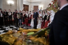 Στιγμιότυπο από τα περσινά κάλαντα στο Μέγαρο Μαξίμου