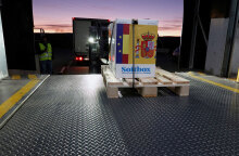 «Προσοχή, ευαίσθητο πακέτο»: Τα πρώτα εμβόλια της Pfizer για τον κορωνοϊό έφθασαν στην Ισπανία