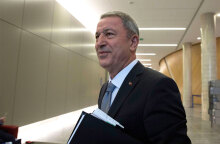 Χουλουσί Ακάρ