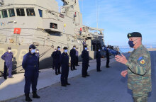 Ο Κωνσταντίνος Φλώρος (Αρχηγός ΓΕΕΘΑ) μιλά στο πλήρωμα πολεμικού σκάφους