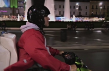 Σκηνή από το noir mockumentary «Έχει φύγει το παιδί» των Κώστα Γεραμπίνη/ Θέμου Σκανδάμη                                     