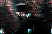 Ιερέας της ορθόδοξης εκκλησίας με μάσκα προστασίας