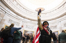 Εισβολή στο Καπιτώλιο: Υποστηρικτές του Τραμπ προκαλούν χάος στο κτίριο