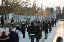 Απογευματινή βόλτα πολιτών στο Ίδρυμα Σταύρος Νιάρχος εν μέσω lockdown για τον κορωνοϊό