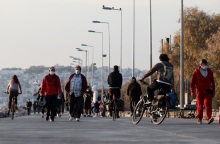 Βόλτα σε παραλία της Αττικής