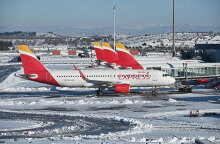 Γέμισε χιόνι το αεροδρόμιο Adolfo Suarez-Barajas στη Μαδρίτη μετά τη σφοδρή χιονοθύελλα που έφερε μαζί της η κακοκαιρία «Filomena»