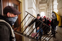 Εισβολή οπαδών του Τραμπ στο Καπιτώλιο στις ΗΠΑ