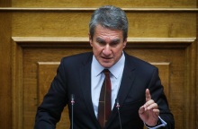 Την πρόθεσή του να διεκδικήσει την ηγεσία του Κινήματος Αλλαγής ανακοίνωσε σήμερα ο βουλευτής Ανδρέας Λοβέρδος, μιλώντας στην ΕΡΤ