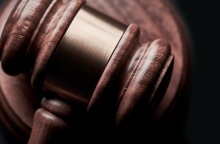 Σφυράκι - Δικαστήριο