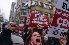 Διαμαρτυρία κατά του διορισμένου πρύτανη στο Πανεπιστήμιο του Βοσπόρου