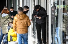 Καταστήματα εξυπηρετούν τους καταναλωτές μέσω click away