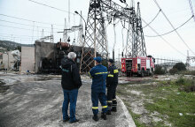 Ασπρόπυργος: Εικόνα καταστροφής στο Κέντρο Υπερυψηλής Τάσης Κουμουνδούρου του ΑΔΜΗΕ μετά την έκρηξη που είχε ως αποτέλεσμα Αττική και Πελοπόννησος να μείνουν χωρίς ρεύμα