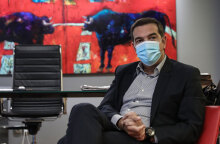 Αλέξης Τσίπρας με μάσκα για τον κορωνοϊό