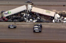 Περισσότερα από 100 οχήματα ενεπλάκησαν σε φονική καραμπόλα στο Τέξας των ΗΠΑ