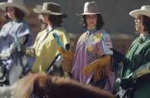 Γυναίκες πάνω σε άλογα