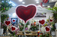 Στολισμένο ανθοπωλείο για τον Άγιο Βαλεντίνο την Κυριακή 14 Φεβρουαρίου 2021