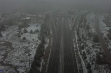 Drone πάνω από την Εθνική Οδό Αθηνών - Λαμίας, καθώς η κακοκαιρία «Μήδεια» πλησιάζει την Αττική