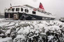 Το χιονισμένο λιμάνι του Πειραιά