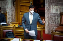 Ο υπουργός Υγείας, Βασίλης Κικίλιας στη Βουλή