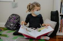 Σχολείο - Μάσκα - Μαθήτρια