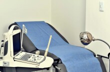 Ένας 49χρονος μαιευτήρας καταδικάστηκε χθες σε ποινή κάθειρξης 12 ετών από το ποινικό δικαστήριο του Ερό στην νότια Γαλλία