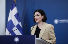 Η κυβερνητική εκπρόσωπος, Αριστοτελία Πελώνη