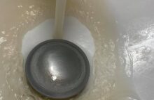 Θολό νερό βγαίνει από τις βρύσες στη Λάρισα