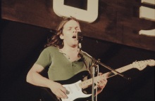 Ο David Gilmour σε συναυλία των Pink Floyd στην Ιαπωνία