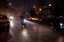 Αστυνομικοί της ΔΙ.ΑΣ στη Νέα Σμύρνη - Νέα επεισόδια και χημικά