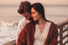 Ζευγάρι αγκαλιά