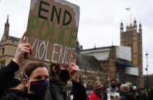 Διαδηλώσεις για την αστυνομική βία στη Βρετανία