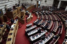 Συζήτηση επικαίρων ερωτήσεων την "ΩΡΑ ΤΟΥ ΠΡΩΘΥΠΟΥΡΓΟΥ", στην Ολομέλεια της Βουλής με θέμα τα φαινόμενα αστυνομικής βίας, στον απόηχο των διαδοχικών επεισοδίων στη Νέα Σμύρνη