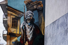 Γκράφιτι για τον κορωνοϊό στη Δράμα