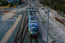 Προαστιακός (ΦΩΤΟ ΑΡΧΕΙΟΥ) - Συρμός παρέσυρε ηλικιωμένη στα Σεπόλια