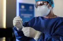 Ο υπουργός Επικρατείας Γιώργος Γεραπετρίτης μίλησε για τα self test και περιέγραψε τους άξονες πάνω στους οποίους κινείται η κυβερνητική στρατηγική για την αντιμετώπιση της πανδημίας