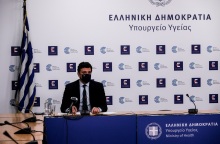 Ο υπουργός Υγείας Βασίλης Κικίλιας αναφέρθηκε σε άρθρο του στον Τύπο στη διπλή μάχη που δίνει η χώρα ενάντια στην πανδημία του κορωνοϊού