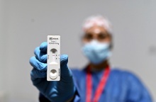 Κορωνοϊός; Δωρεάν self test μια φορά την εβδομάδα για όλους τους Έλληνες – Ποια η διαδικασία απόκτησης, πώς θα το κάνουμε μόνοι μας στο σπίτι