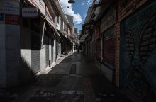 Αθήνα: Κλειστά μαγαζιά καθώς συνεχίζεται το lockdown για τον κορωνοϊό