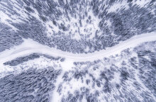 Χιόνια σε βουνό - Εικόνα από drone (ΦΩΤΟ ΑΡΧΕΙΟΥ)