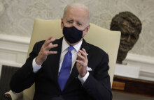 Ο Αμερικανός πρόεδρος Τζο Μπάιντεν με μάσκα για τον κορωνοϊό