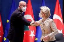 Σαρλ Μισέλ και Ούρσουλα φον ντερ Λάιεν