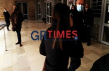 Η 21χρονη Ισπανίδα στο αυτόφωρο τριμελές πλημμελειοδικείο Θεσσαλονίκης