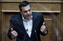 Ο Αλέξης Τσίπρας στο βήμα της Βουλής