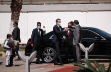 Ο πρωθυπουργός Κυριάκος Μητσοτάκης με τον Λίβυο ομόλογό του, Αμπντούλ Χαμίντ Ντμπεϊμπά, στην Τρίπολη