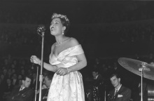 Η Billie Holiday στη σκηνή