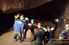 Δύτες έχουν μόλις φέρει στην επιφάνεια έναν Βουδιστή μοναχό, ο οποίος παγιδεύτηκε σε πλημμυρισμένο σπήλαιο για 4 ημέρες