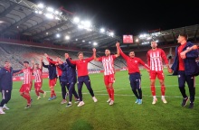 Πανηγυρισμοί από την ομάδα του Ολυμπιακού