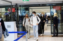 Στιγμιότυπο από την άφιξη των Ολλανδών τουριστών στη Ρόδο