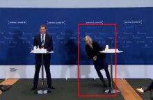 Δανία: Η Τάνια Έρικσεν, επικεφαλής του ΕΟΦ, λιποθυμά on air στη live συνέντευξη Τύπου για το εμβόλιο της AstraZeneca